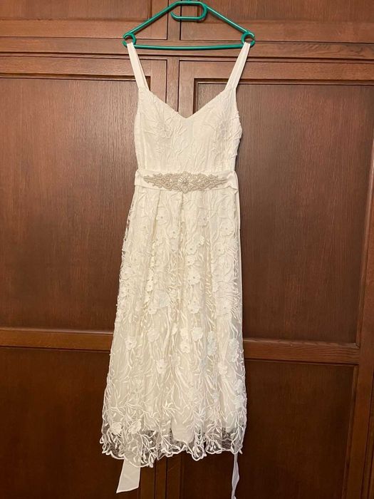 Idealna sukienka do ślubu w ogrodzie