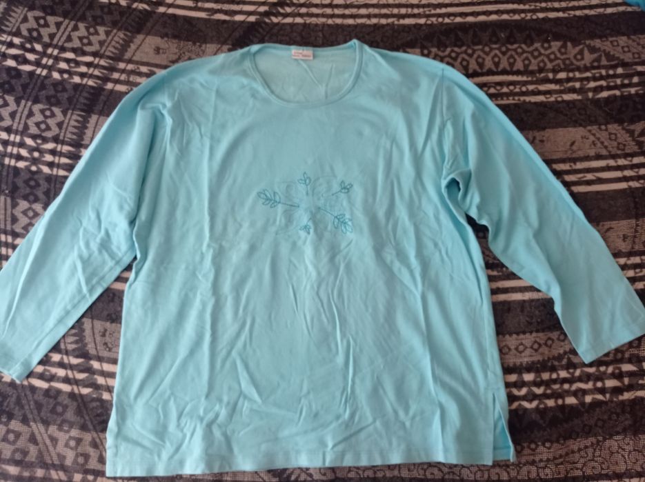 Várias camisolas tamanhos XL