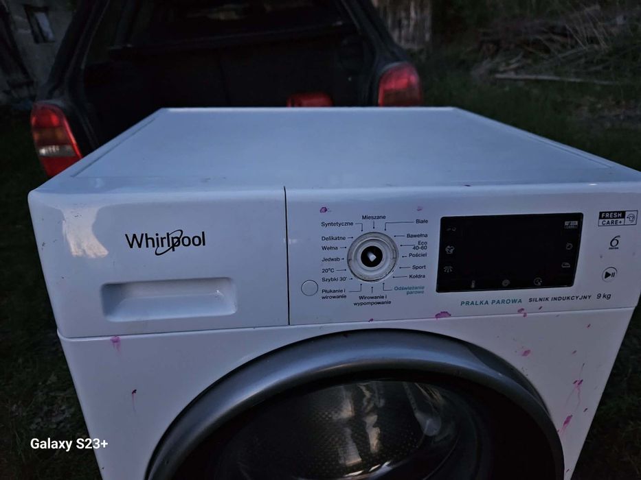Sprzedam uszkodzoną  pralkę firmy whirlpool