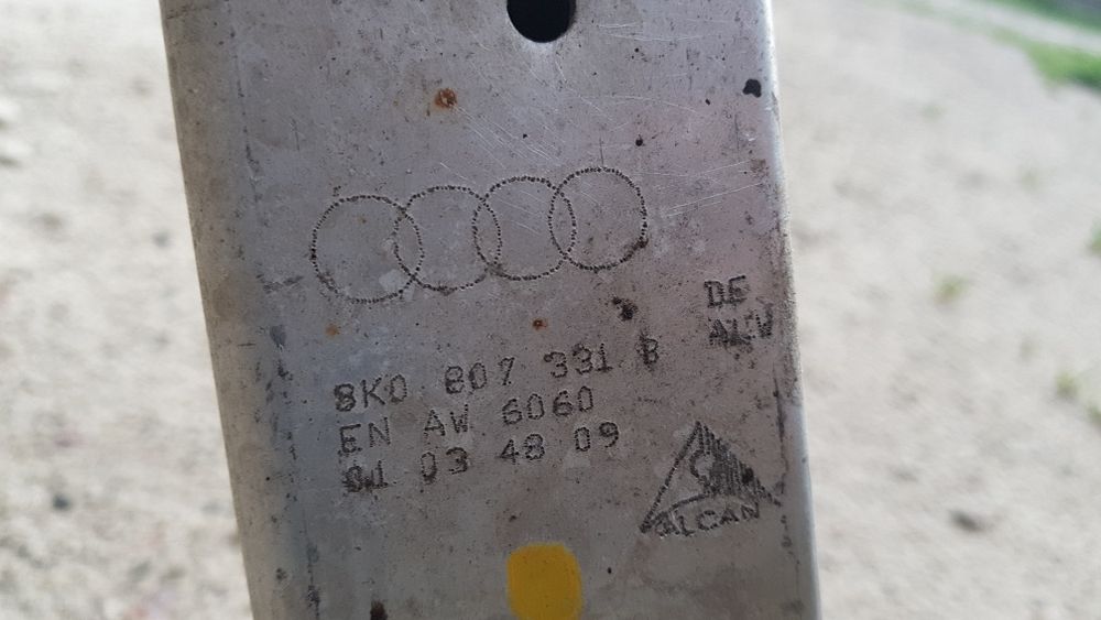 усилитель бампера audi a4 b8