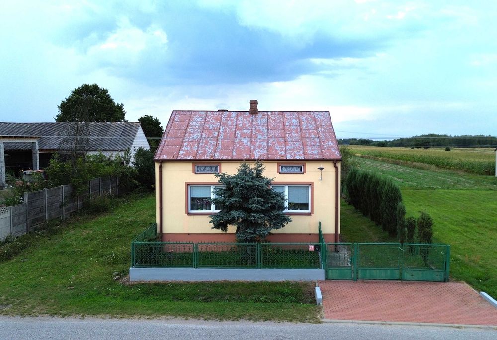Dom w Sobakowie gm. Gorzkowice z dużą działką