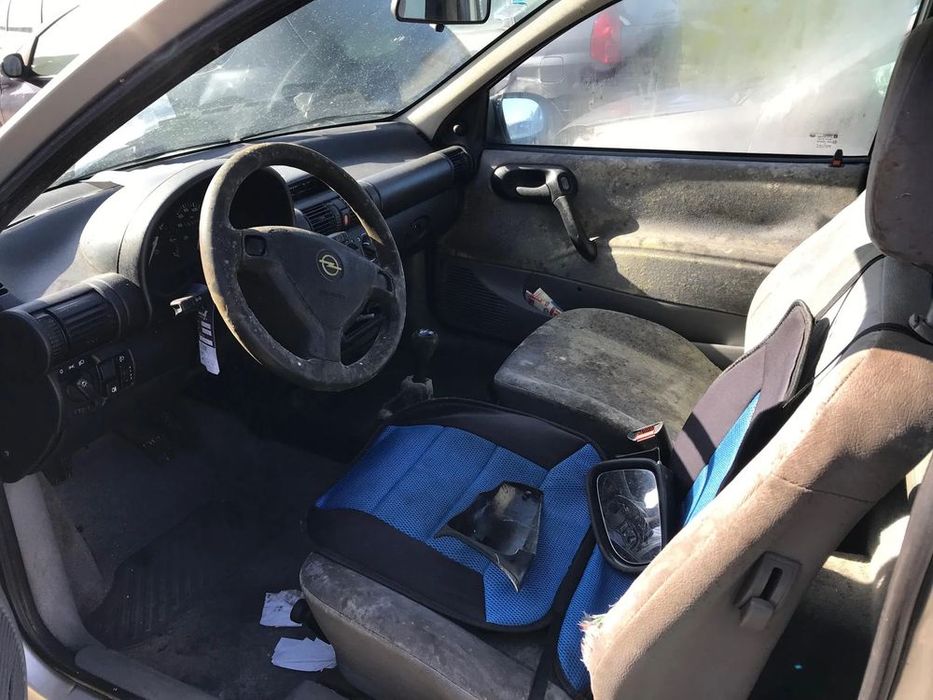 Opel Corsa B 1.2 16V 3P 1998 - Para Peças