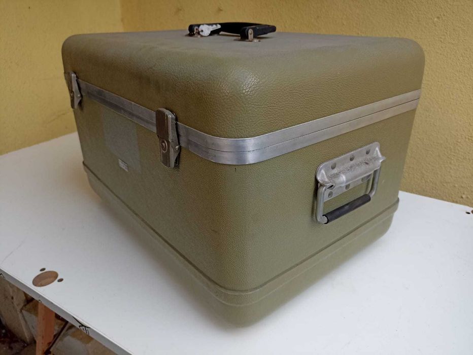 Mala caixa rígida vintage