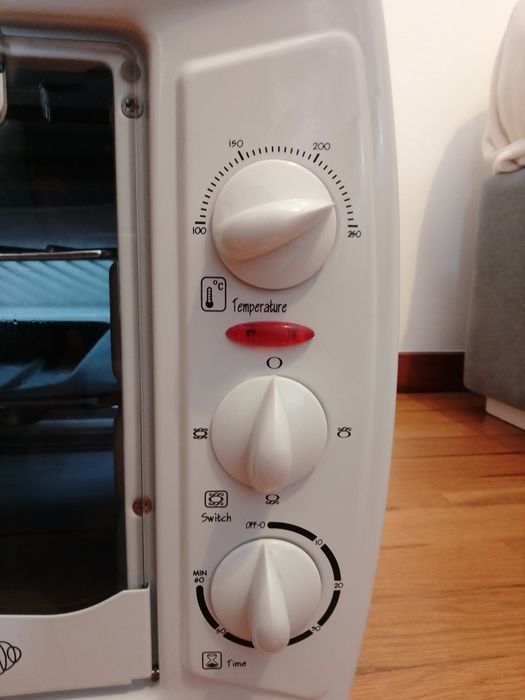Forno elétrico 26LT