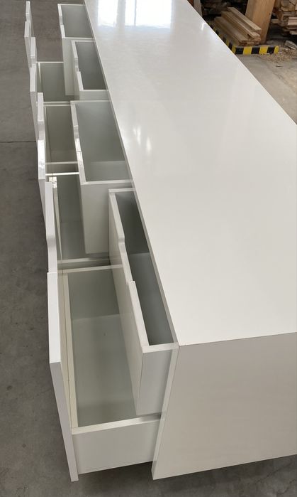 Aparador Moderno com 8 Gavetões – HPL Branco Brilhante