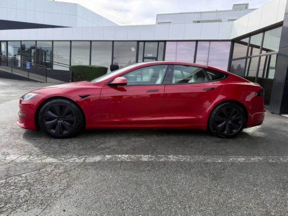 Tesla Model S      2022
