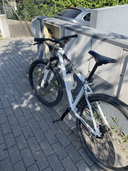Bicicleta de btt  ACEITO TROCAS