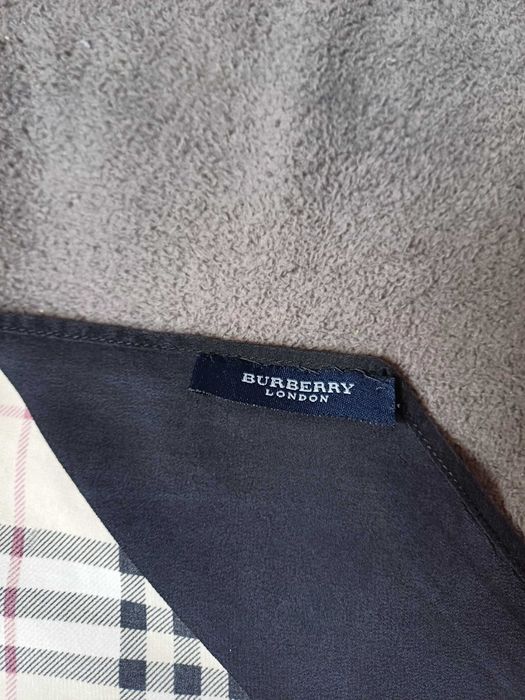 Burberry jedwabny szal w kratę