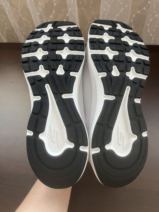 Жіночі кросівки Skechers Go Run Consistent 2.0 Engaged.