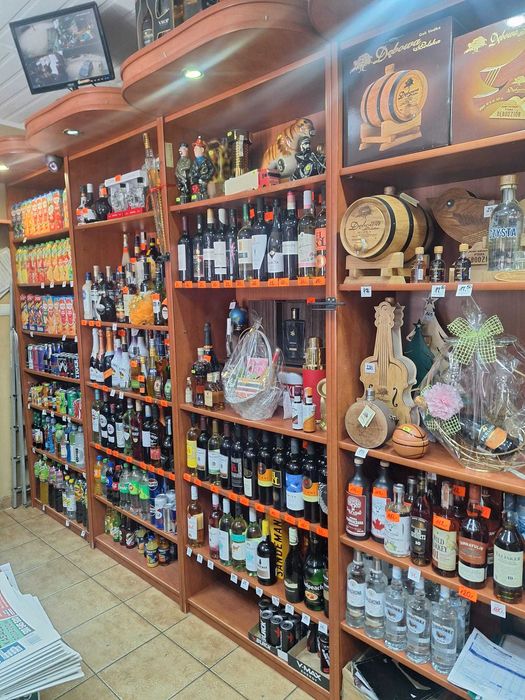 Regały i lady sklepowe