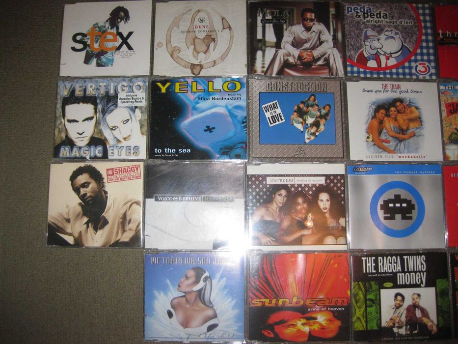 Lote de 22 CDs Singles!