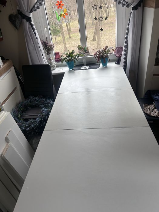 Stół biały rozsuwany