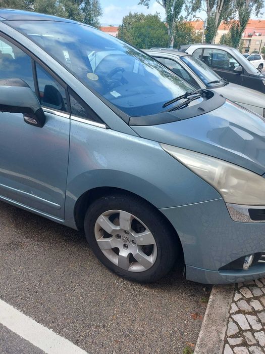 carro familial Peugeot