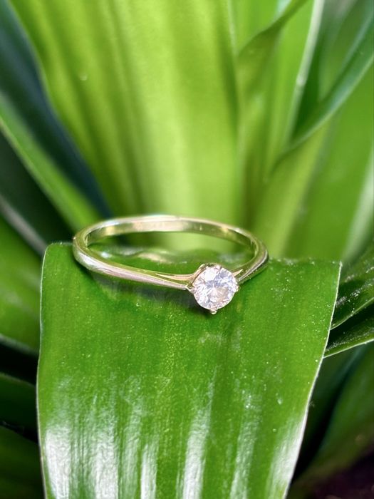 Pierścionek zaręczynowy z brylantem W.KRUK z certyfikatem i pudełkiem