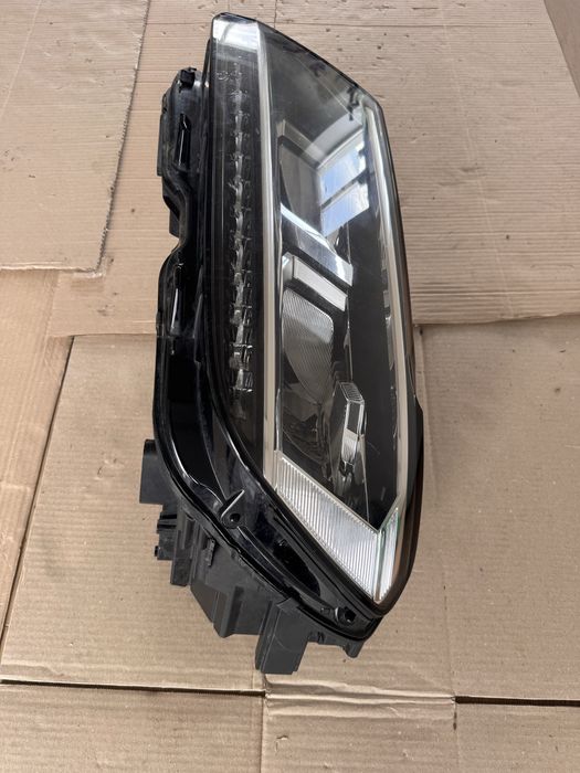 Фара  VW Tiguan 2