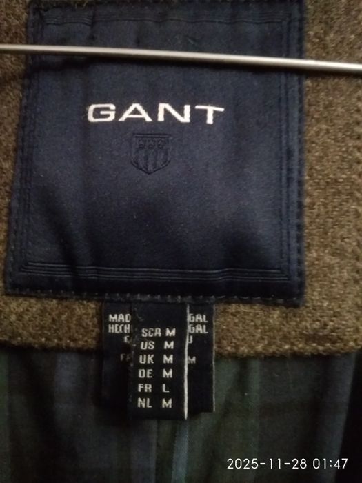 Тёмно-серое пальто с капюшоном