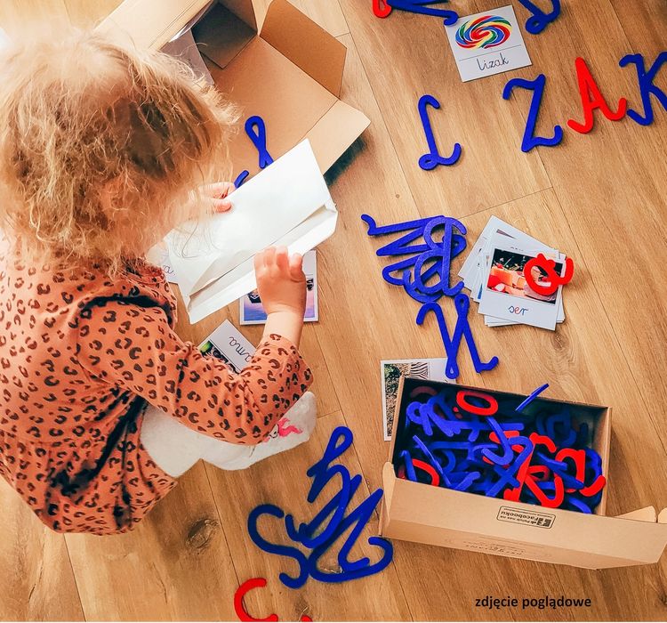 Ruchomy alfabet - duże litery z filcu - pomoc Montessori Filc