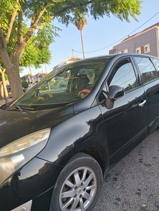 Vende de Carrinha de 7 Lugares