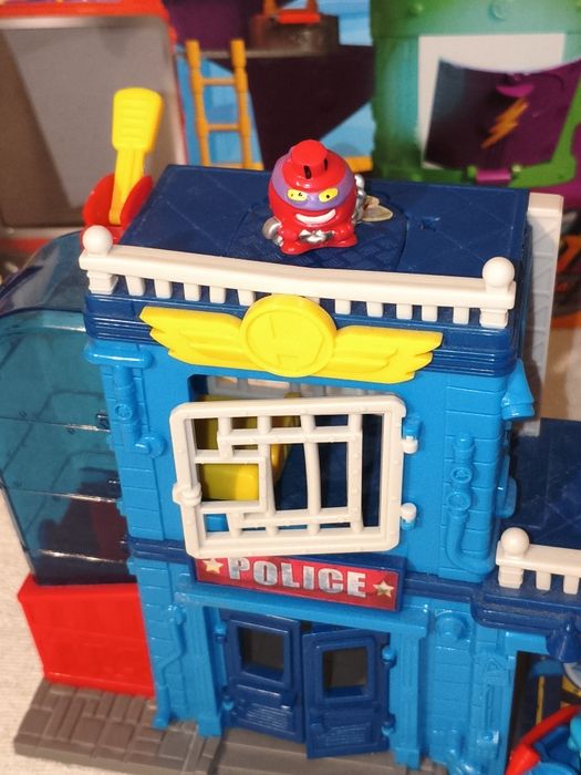 Posterunek policji zings.