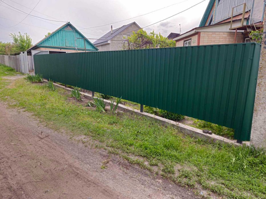 Профнастил та металочерепиця.  Дахи, паркани. Виробництво під розмір