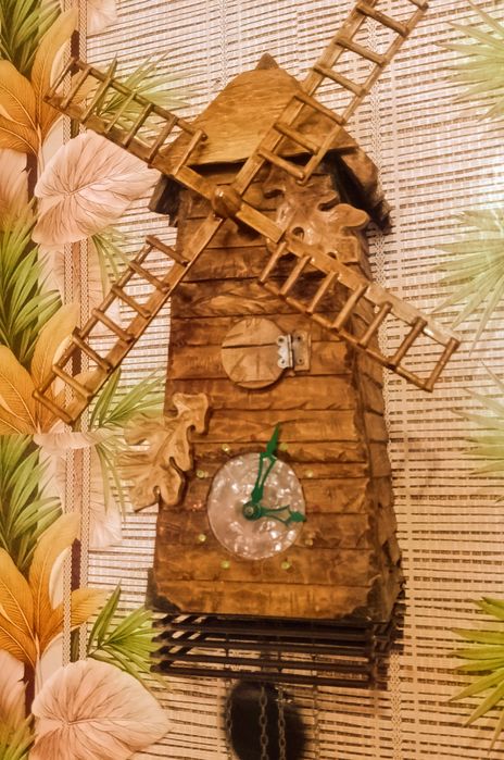 В наличии! Часы с кукушкой. Эксклюзивный экземпляр!