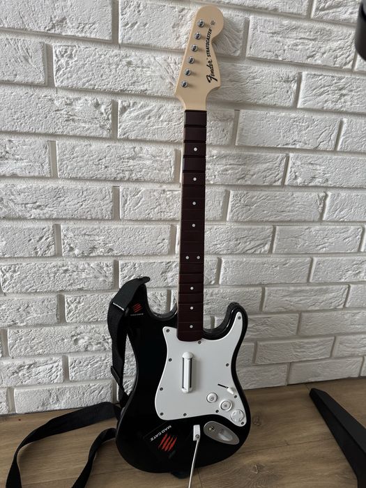 Zestaw instrumentów plus gra Rock Band 4 XBOX