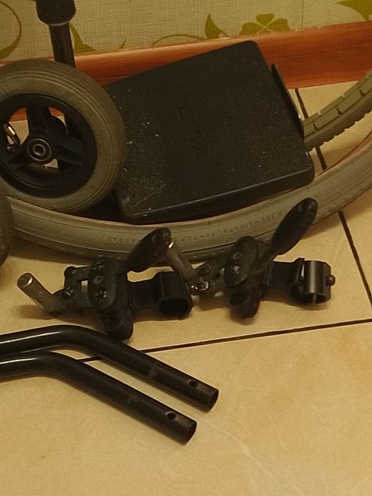 Покрышки и запчасти для инвалидной коляски