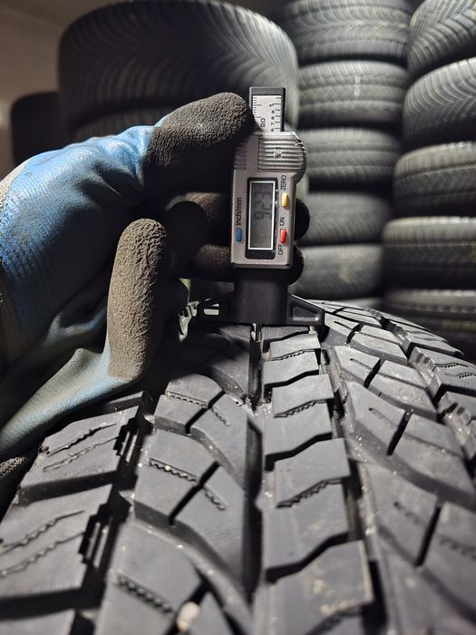 215/70R16 Yokohama Geolandar A/T-S
