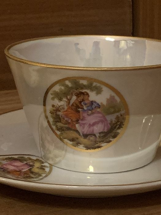 Par de chávenas almoçadeiras em faiança da C.F. Viana