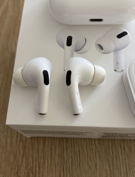навушники AirPods Pro з MagSafe Charging Case