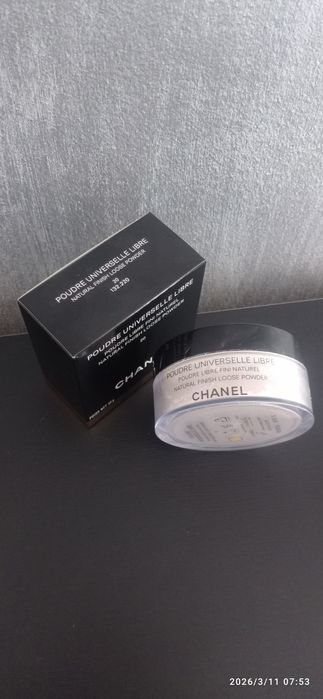 Puder sypki Chanel