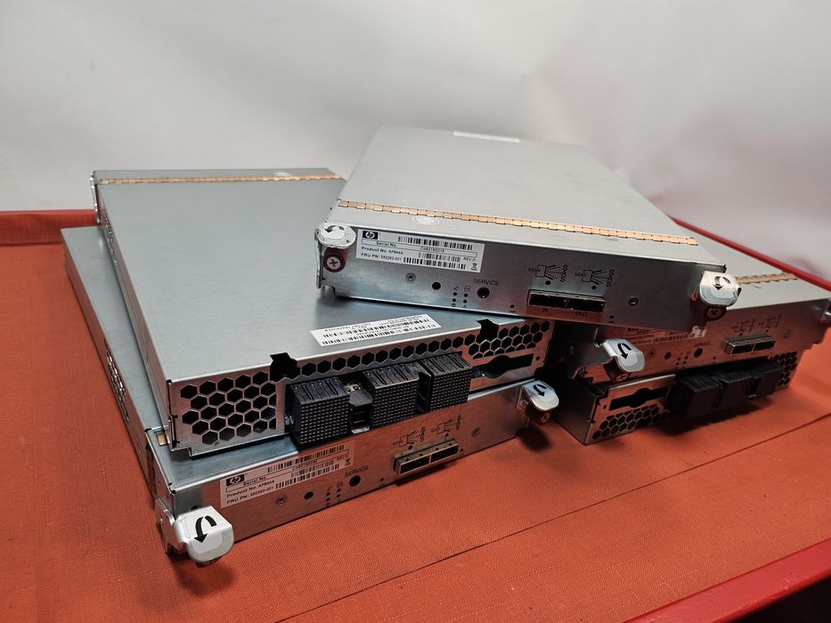 moduł kontrolera we/wy (I/O) do macierzy dyskowej HP P2000 G3.