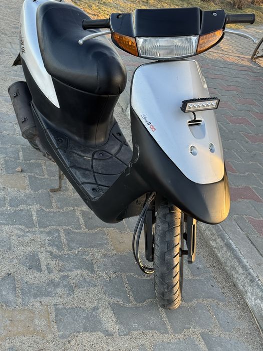 Suzuki lets 2 old