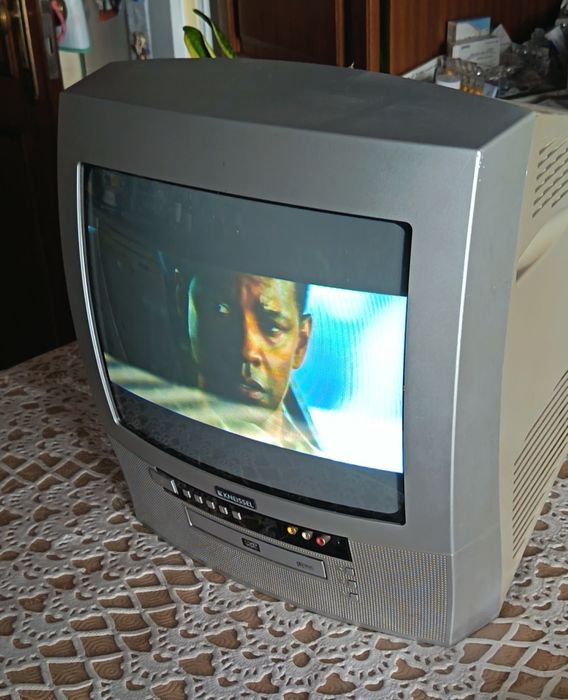 TV DVD combo antiga