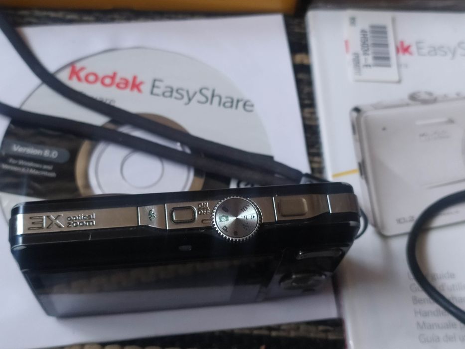 Цифровий фотоапарат Kodak M340