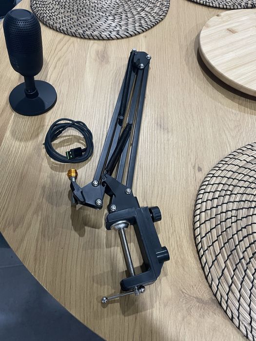 Microfone Razer Seiren V3 Mini Preto + Braço de suporte de mesa