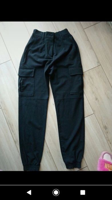 Śliczne i modne spodnie jogger bershka