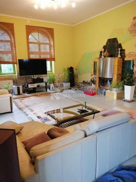 Оренда Будинок Конча-Заспа 520 м² 9 кімнат 21 сотка Вихід до Дніпра Сонячні панелі Басейн Лазня Причал Гараж