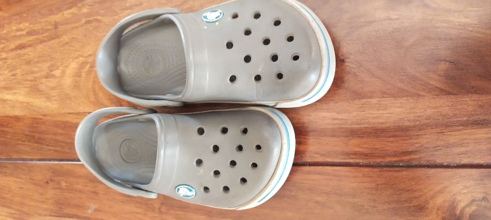 Klapki Crocs rozmiar 10-11