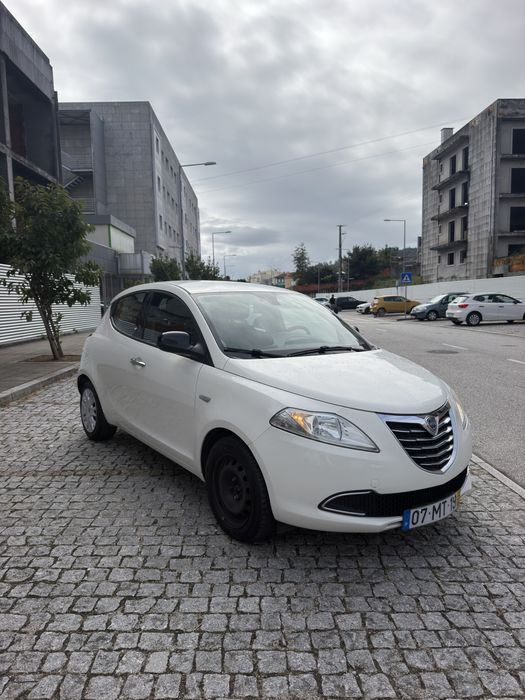 Lancia Ypslon 1.3 diesel com apenas 143.000km