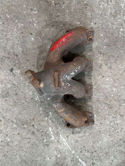 Колектор выпускной Opel Omega A 2.0L 90106613