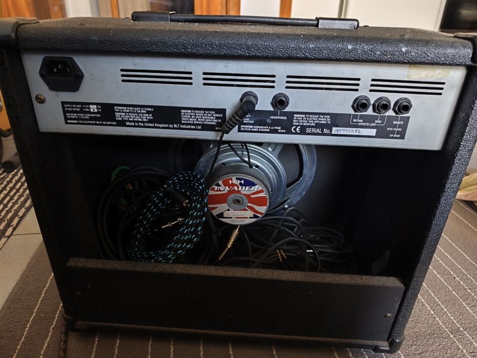Para despachar: Amplificadores de guitarra Vox Valvetronix e Laney TF100