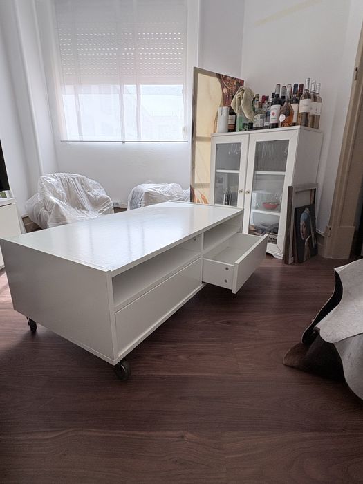 Movel TV ou mesa Centro (com rodas)
