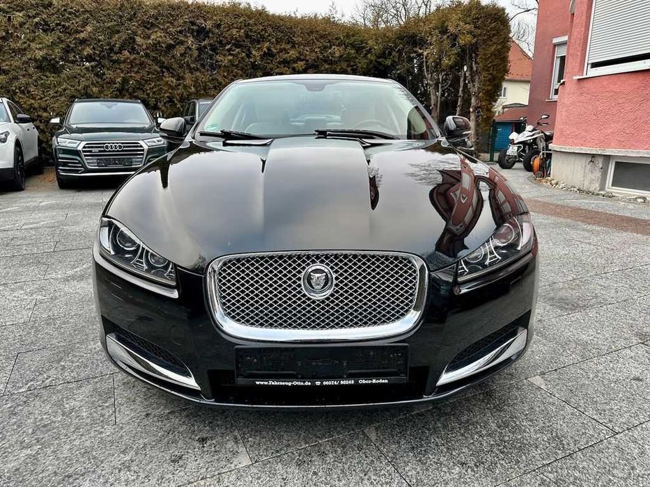 Бампер передній Jaguar XF X250 запчастини Ягуар ХФ шрот