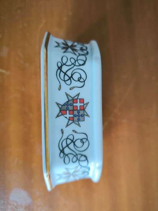 Cinzeiro Vista Alegre - Ordem Malta