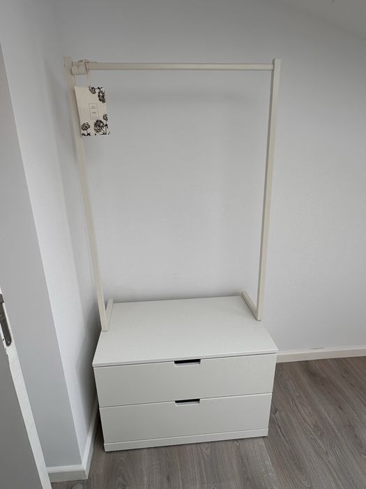 Movel com gavetas e pendurar - Branco