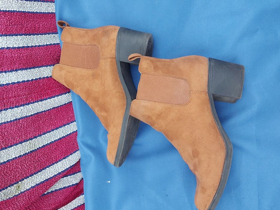 Buty damskie rozmiar 38 zamszowe