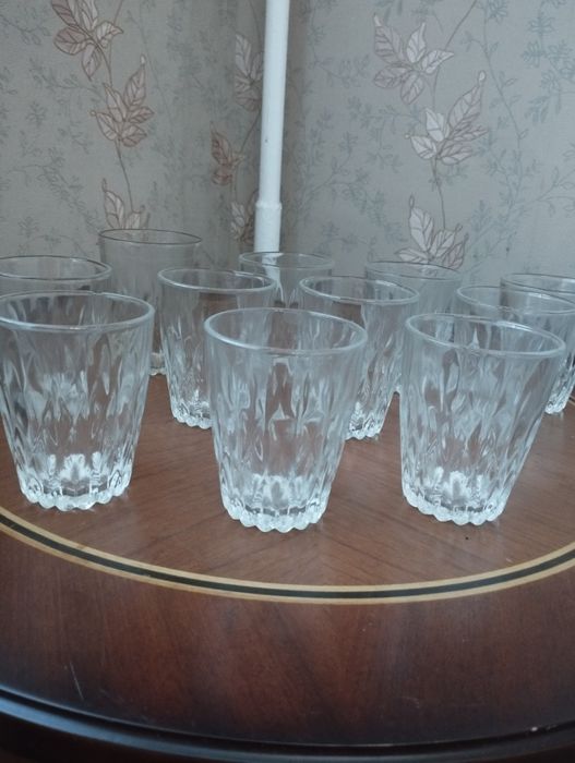 Стаканы новые ,чашки новые фарфоровые.