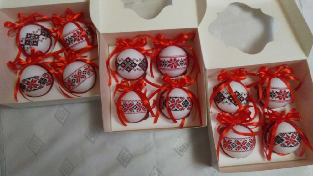 Новорічні кульки вишиті. Ручна робота