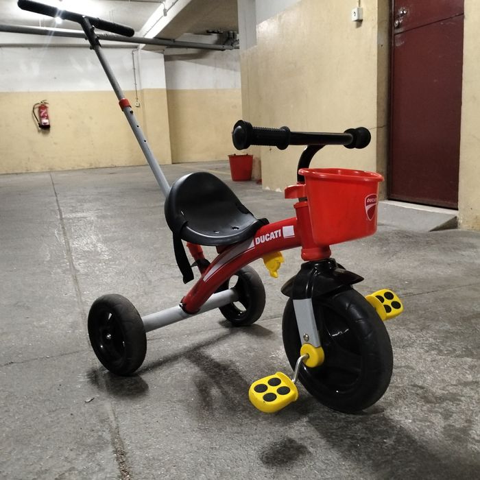 Triciclo ducati em bom estado